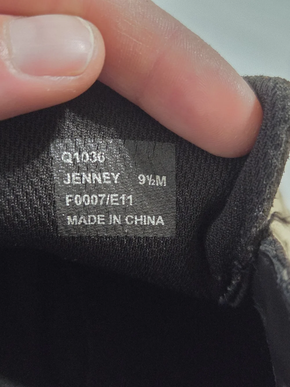 9.5 COACH Authentic 
